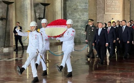 Anıtkabir'de 19 Mayıs töreni