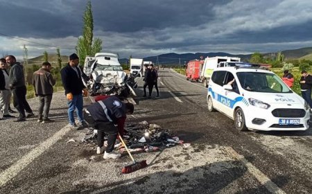 Kayseri’de hafif ticari araç ile otomobil çarpıştı! 1 ölü, 2 yaralı