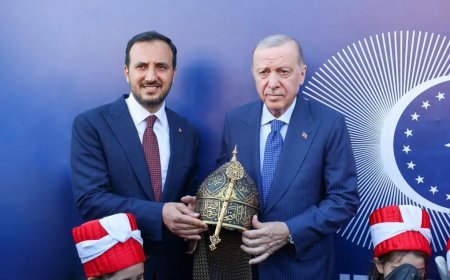 Cumhurbaşkanı Erdoğan'a miğfer hediye edildi