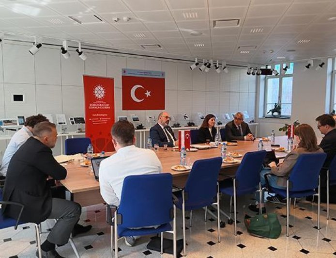 İletişim Başkanlığı duyurdu: Varşova'da 'NATO’nun Geleceği' paneli düzenlendi