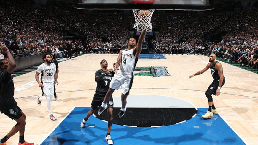 NBA'de Spurs, Batı Konferansı finaline yükseldi!