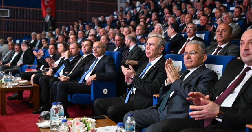 Mansur Yavaş Tarihi Kentler Birliği Başkanı seçildi