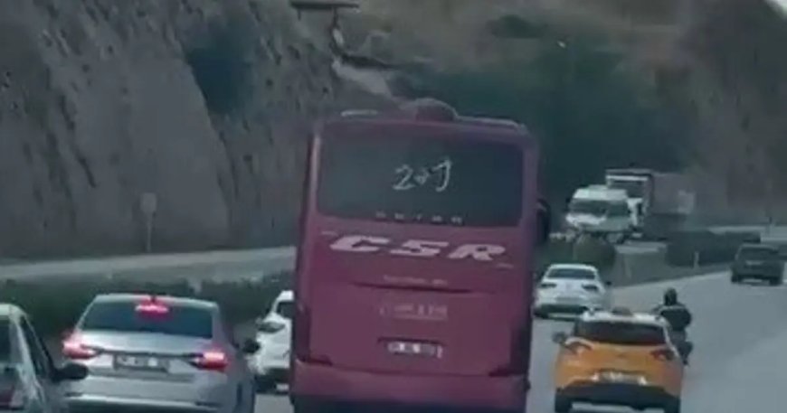 Kornaya basarak otomobilleri sollayan yolcu otobüsü, manevralarıyla korkuttu