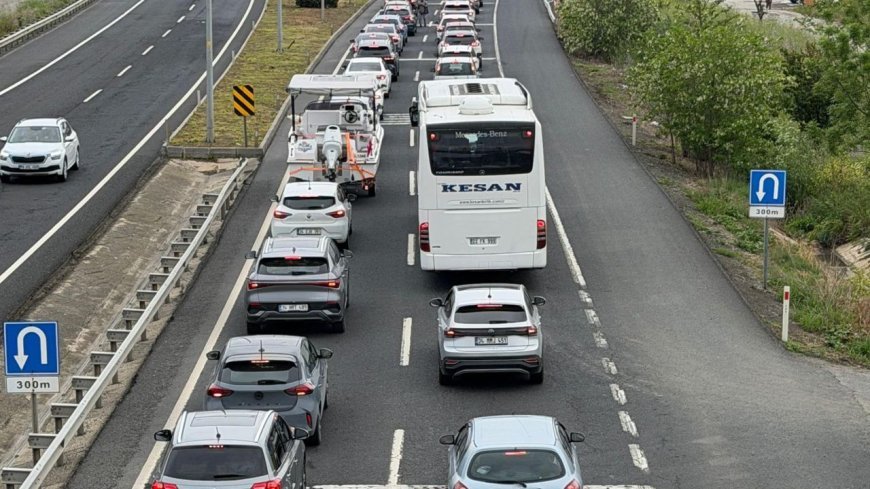 İstanbul-Tekirdağ kara yolunda trafik yoğunluğu
