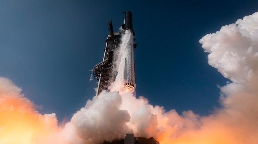 Dünyanın en güçlü roketi fırlatıldı! Elon Musk'tan ilk paylaşım