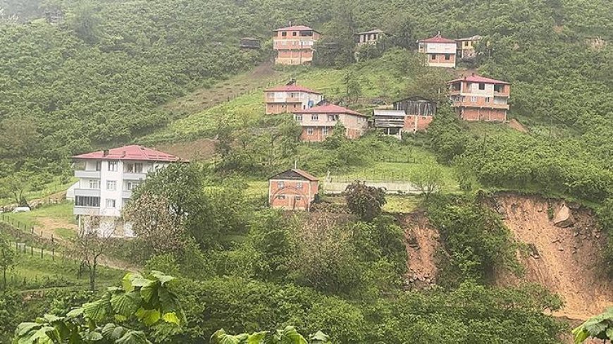 Giresun'da heyelan paniği! 11 ev boşaltıldı