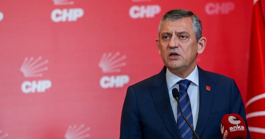 CHP Genel Merkezi'nde tahliye gerginliği. Özgür Özel: Geri almak üzere çıkıyoruz