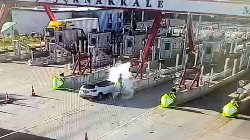 Otoyol gişelerine çarpan otomobildeki karı-kocayı ölüm ayırdı; kaza anı kamerada