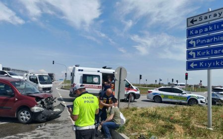 Saray'da otomobil ile hafif ticari araç çarpıştı; 3 yaralı
