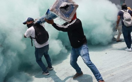 Polis ve göstericiler karşı karşıya! Sokaklar savaş alanında döndü