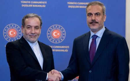Bakan Fidan, İran Dışişleri Bakanı Arakçi ile görüştü