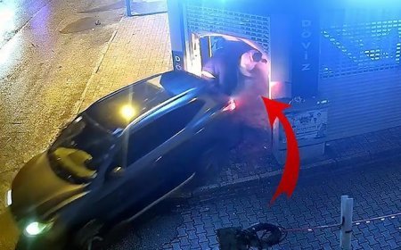 Sabaha karşı film gibi soygun! Kepengi ciplerle kırıp döviz bürosuna girdiler
