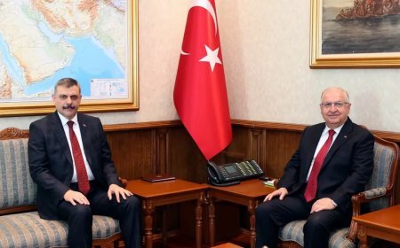 Ankara'da önemli görüşme. İçişleri Bakanı Çiftçi, Milli Savunma Bakanı Güler'i ziyaret etti