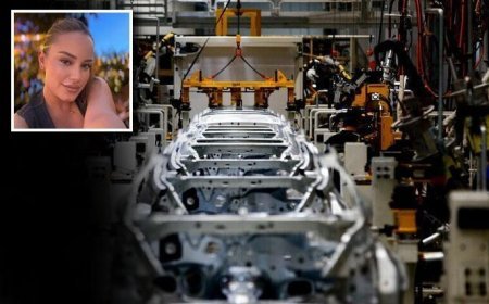 Otomotiv fabrikasında feci kaza! Banttan indirilen otomobil işçilerin arasına daldı: 1'i ağır, 3 yaralı