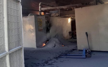 Sabah vardiyasında facianın eşiğinden dönüldü! Fabrikada eritme kazanı patladı; 1 işçi ağır yaralı