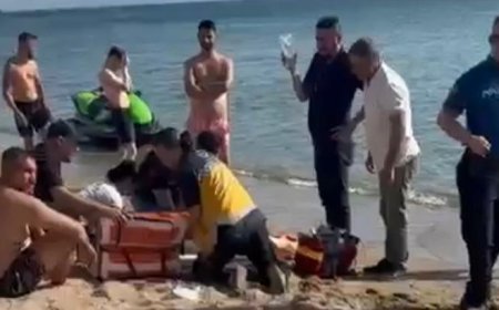 Denize giren 2 kardeşten biri boğuldu