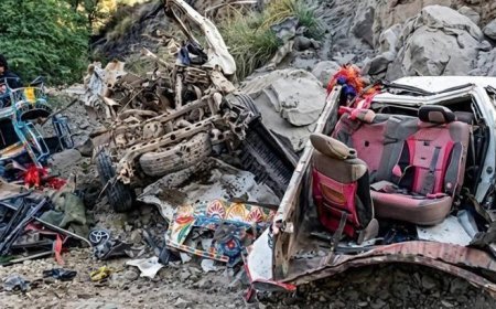 Pakistan'da bombalı saldırı! Can kaybı ve yaralılar var: 'İki patlama gerçekleşti'