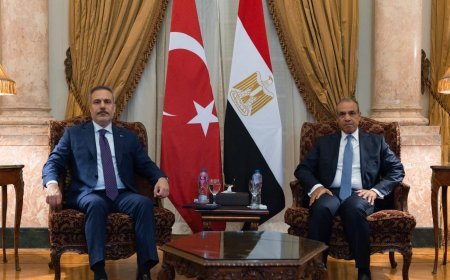 Dışişleri Bakanı Hakan Fidan, Kahire'de Mısırlı ve Sudanlı mevkidaşlarıyla görüştü