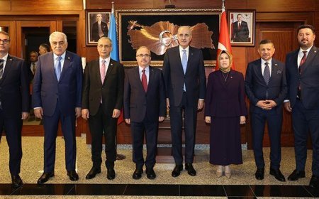 TBMM Başkanı Kurtulmuş, Türkiye'nin Bakü Büyükelçiliğini ziyaret etti