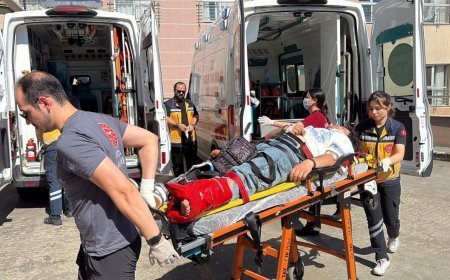 Otomobile arkadan çarpan motosiklet sürücüsü yaralandı