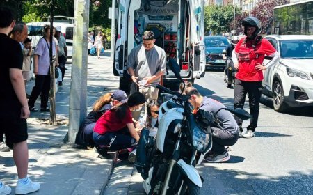 Çorlu’da kontrolden çıkan motosiklet elektrik direğine çarptı; 2 yaralı