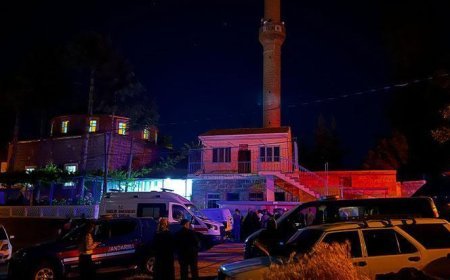 Kayseri'de camide çifte cinayet! Namazı bekleyenlere bıçakla saldırdı: 2 ölü