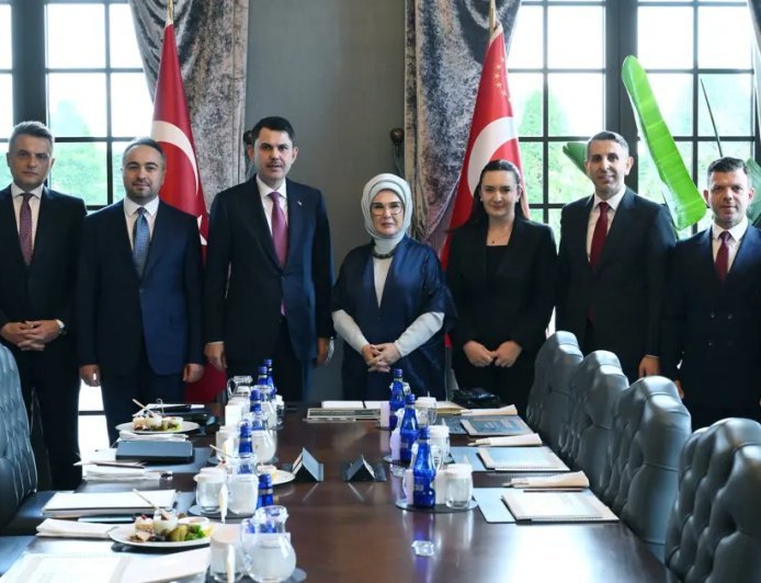 Emine Erdoğan, Çevre, Şehircilik ve İklim Değişikliği Bakanı Kurum ile görüştü