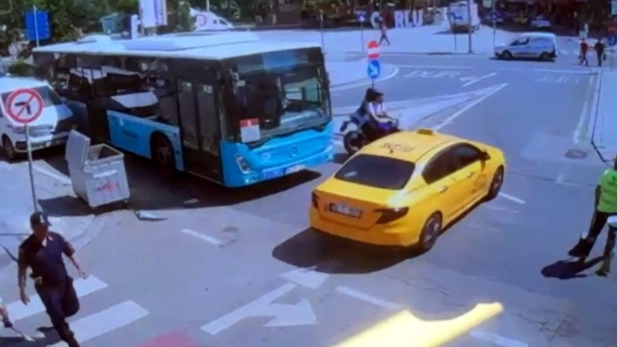 Taksi ile motosikletin çarpıştığı kaza kamerada