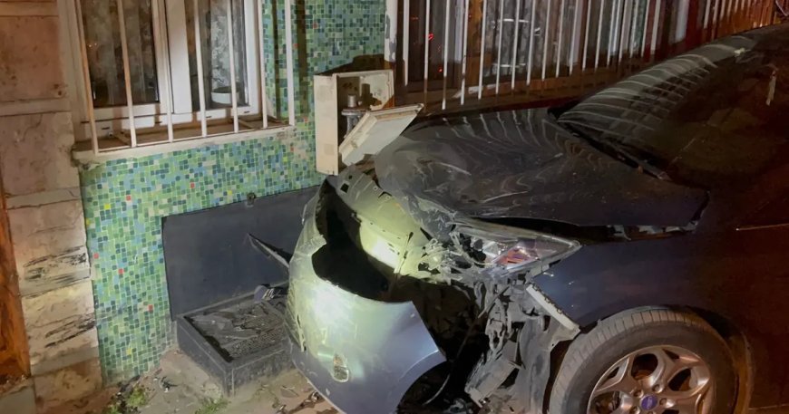 Bursa'da alkollü sürücünün çarptığı araç doğal gaz kutusunu patlattı