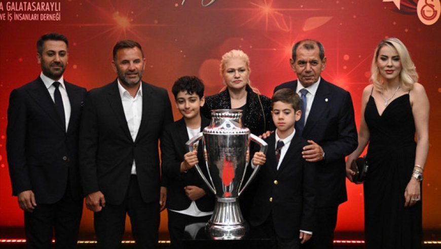 Galatasaray'ın şampiyonluğu Ankara'da kutlandı! Özbek ve Buruk'tan açıklama