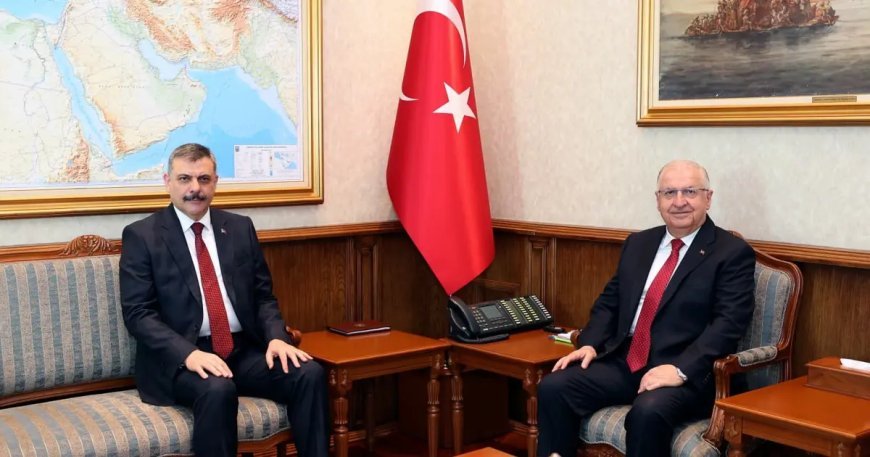 Ankara'da önemli görüşme. İçişleri Bakanı Çiftçi, Milli Savunma Bakanı Güler'i ziyaret etti