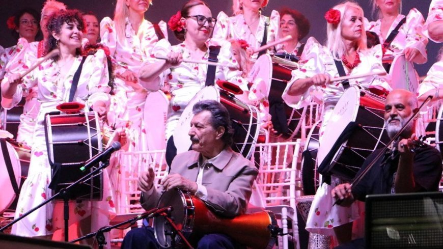 Tekirdağ Kiraz Festivali’nde Burhan Öçal, sahne aldı