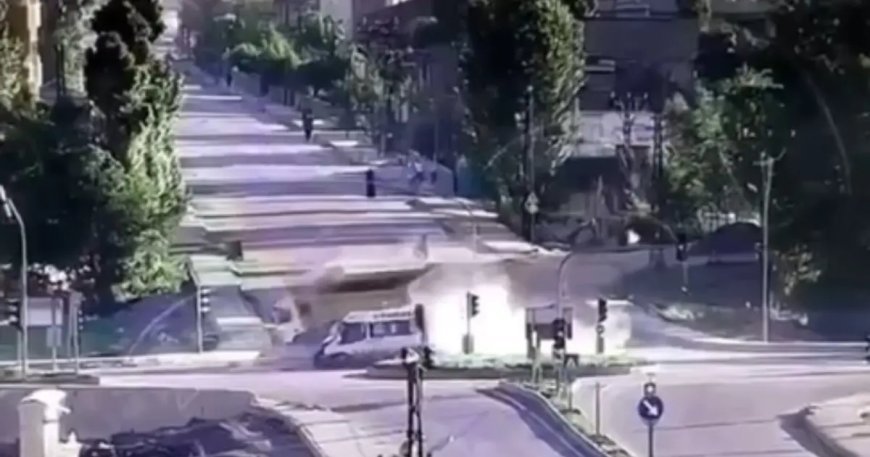 Kavşakta feci kaza. Üç kişi öldü, 2 kişi yaralandı