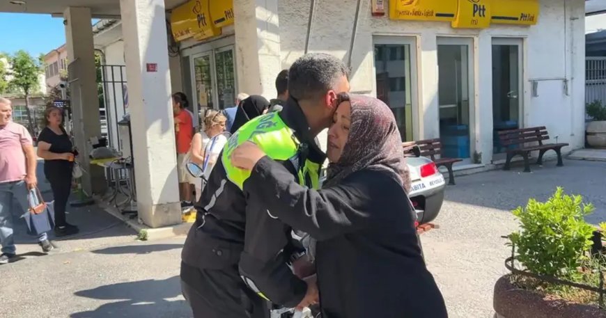 YKS'de zamanla yarış. Sınava yetişemeyen öğrencilere polis ekipleri yardım etti
