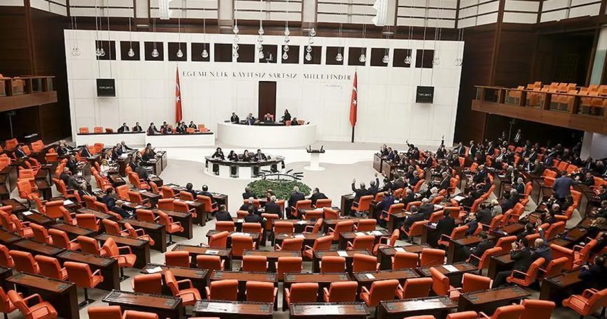 Torba yasa teklifi yasalaştı. Emniyet, basın ve taksicileri ilgilendiriyor