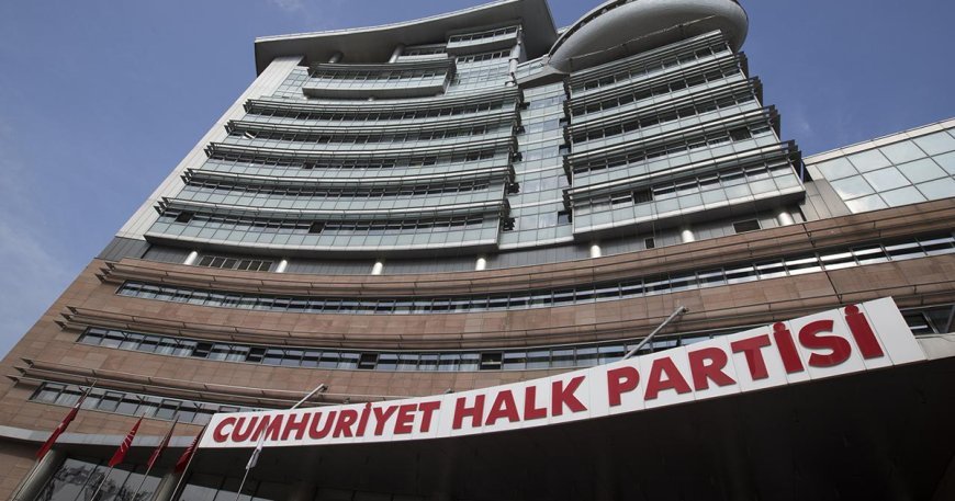 CHP'den grup başkanlığı açıklaması. Müslim Sarı: Özel'in yerine Öztrak'ın atandığı haberi gerçek değil
