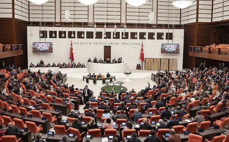 Uzman erbaş kanunu yasalaştı. Sözleşmeli erlere kamu istihdamı