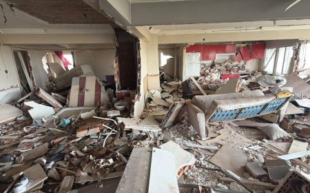 Apartman dairesinde, 2 kişinin öldüğü patlamanın neden olduğu hasarın boyutu sabah ortaya çıktı
