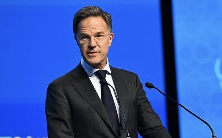 Rutte'den Türkiye'nin savunma sanayisine övgü