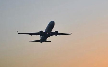 Pakistan'da alarm! Kargo uçağı deniz üzerinde sırra kadem bastı