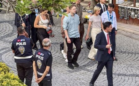 İzlanda Başbakanı Kristrun Frostadottir, Ankara Kalesi'ni gezdi, şehir manzarasını seyretti