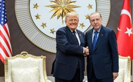 Beyaz Saray, Trump ve Erdoğan'ın tokalaştığı fotoğrafı paylaştı