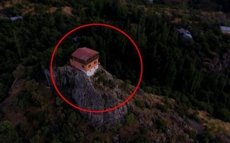 Ünlü filmin çekildiği meşhur ev satılığa çıktı! İlçenin sembolü oldu