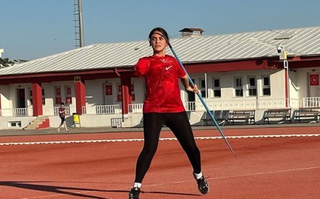 Enkazda ailesini ve kolunu kaybeden Meryem, 3 farklı branşta Türkiye şampiyonu oldu