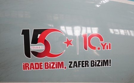 15 Temmuz Demokrasi ve Millî Birlik Günü'nün 10. yıl logosu 10 YHT setinde yolcularla buluşacak