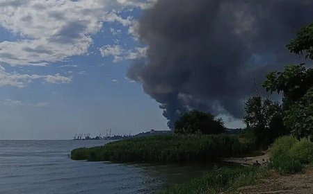 Ukrayna'nın Odessa açıklarında bir Türk şirketine ait sivil ticaret gemisi İHA saldırısına uğradı