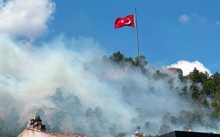 Tarihi Kütahya Kalesi'nde çıkan yangın kontrol altına alındı