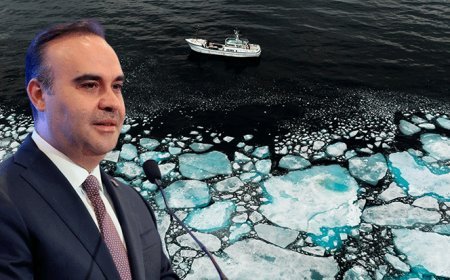 Bakan Kacır: 6. Ulusal Arktik Bilimsel Araştırma Seferi ekibi Kuzey Kutbu'ndaki deniz buzu hattına ulaştı