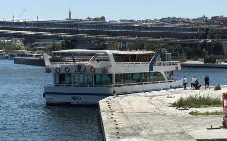 Haliç'te tekne köprüye çarptı, bir tekne personeli hayatını kaybetti
