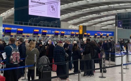 Avrupa'da pasaport kontrolü krizi! Üç kat uzadı, çok sayıda yolcu uçağını kaçırdı